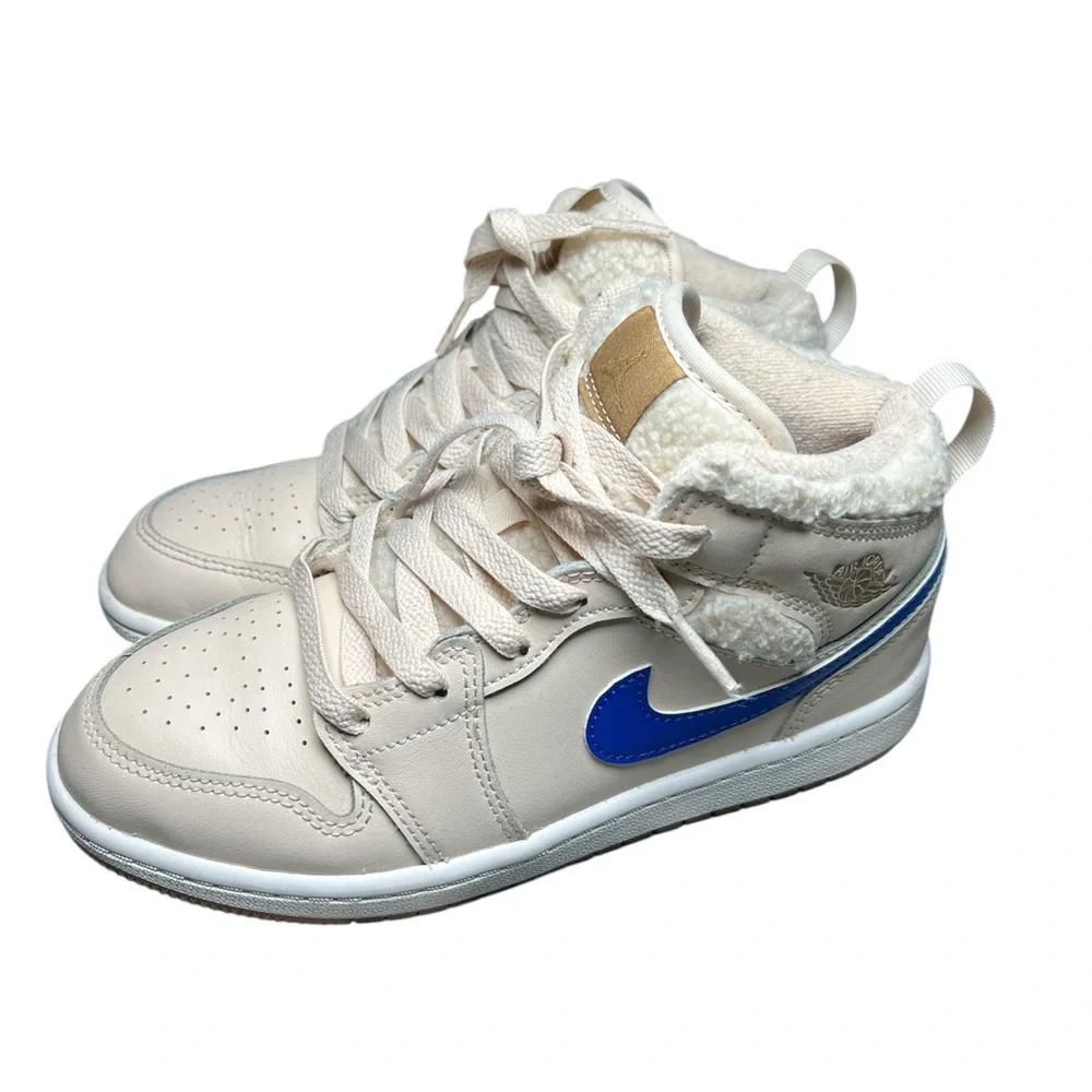 Nike Jordan 1 Mid utility big Kids High-Top Sneakers size 2